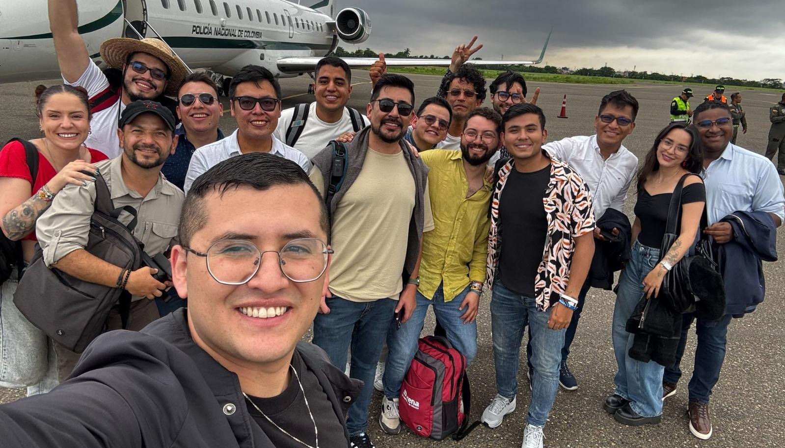 Los influencers llegaron a Barranquilla en aeronave de la Policía Nacional.
