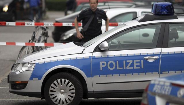 Policía alemana llegó al lugar de los hechos.