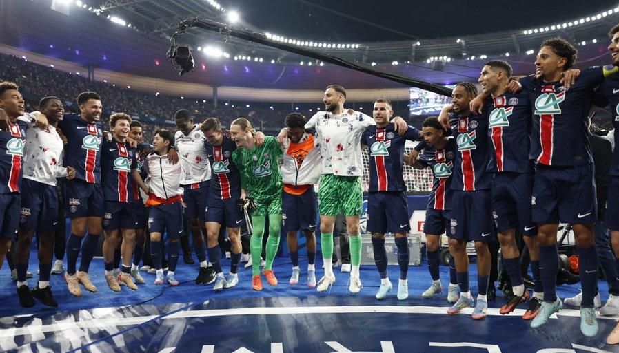 Jugadores del PSG celebrando la obtención de la Copa de Francia.