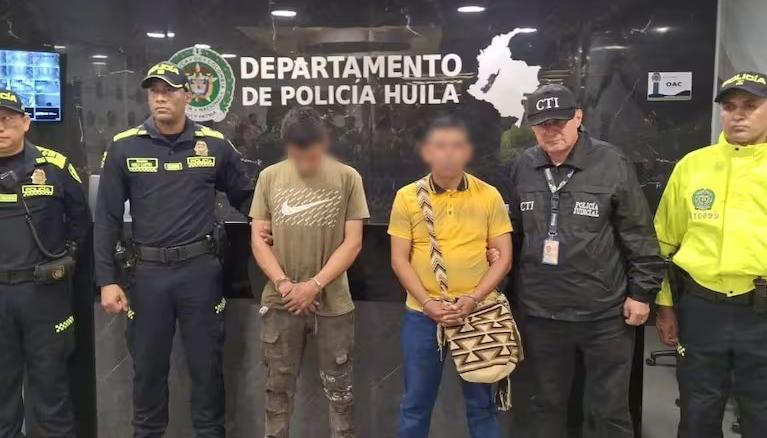 Integrantes del frente ‘Hernando González Acosta’ del EMC.