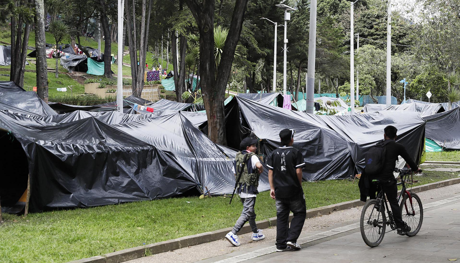 Los indígenas acampando en Bogotá. 