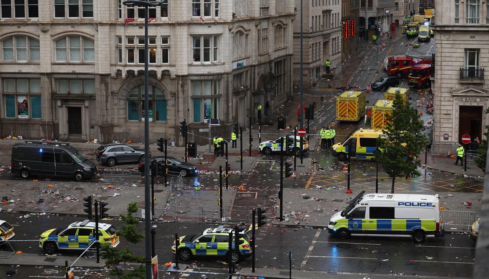 Lugar donde el vehículo colisionó con los seguidores del Liverpool.