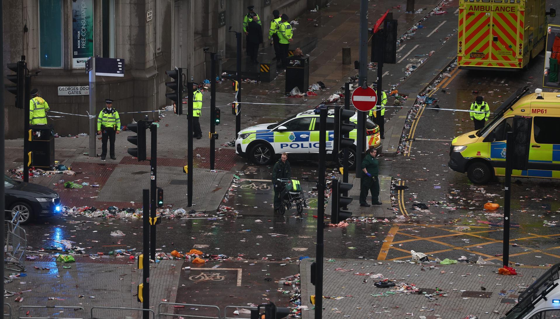 Lugar donde el vehículo colisionó con los seguidores del Liverpool.