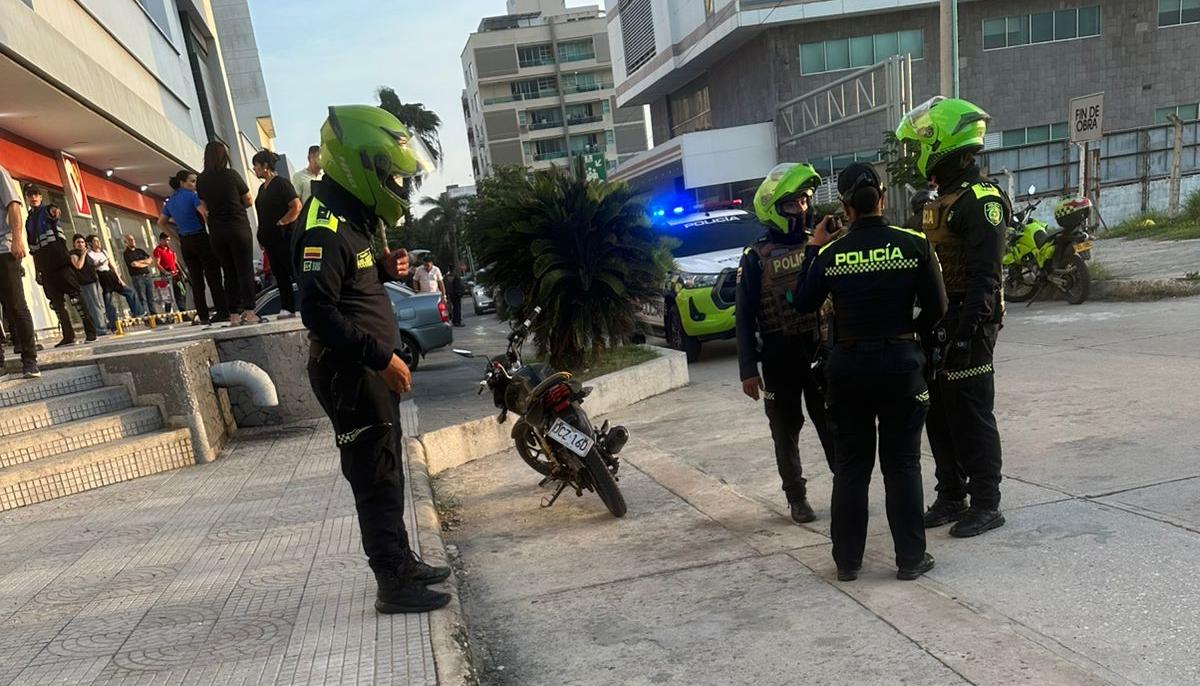 La Policía en el lugar donde se presentó la balacera. 