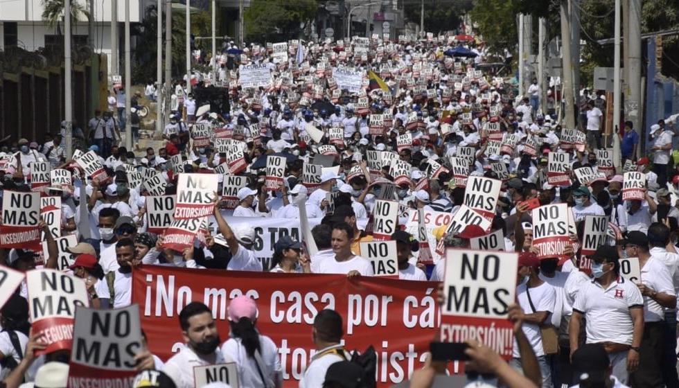 Marcha de comerciantes contra la extorsión. 