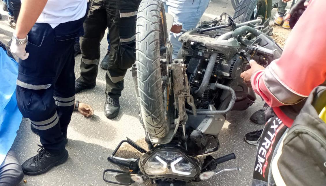 La moto que conducía la víctima mortal. 