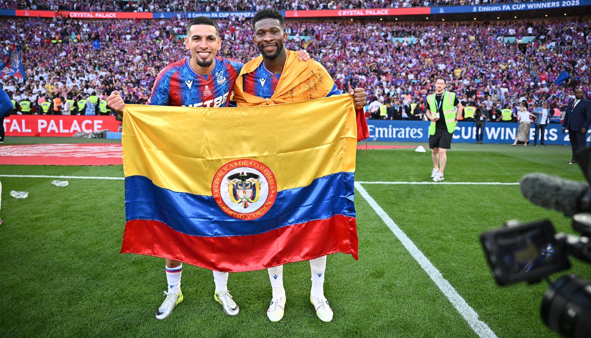 Daniel Muñoz y Jefferson Lerma, campeones de la FA Cup 2024-25 con Crystal Palace.
