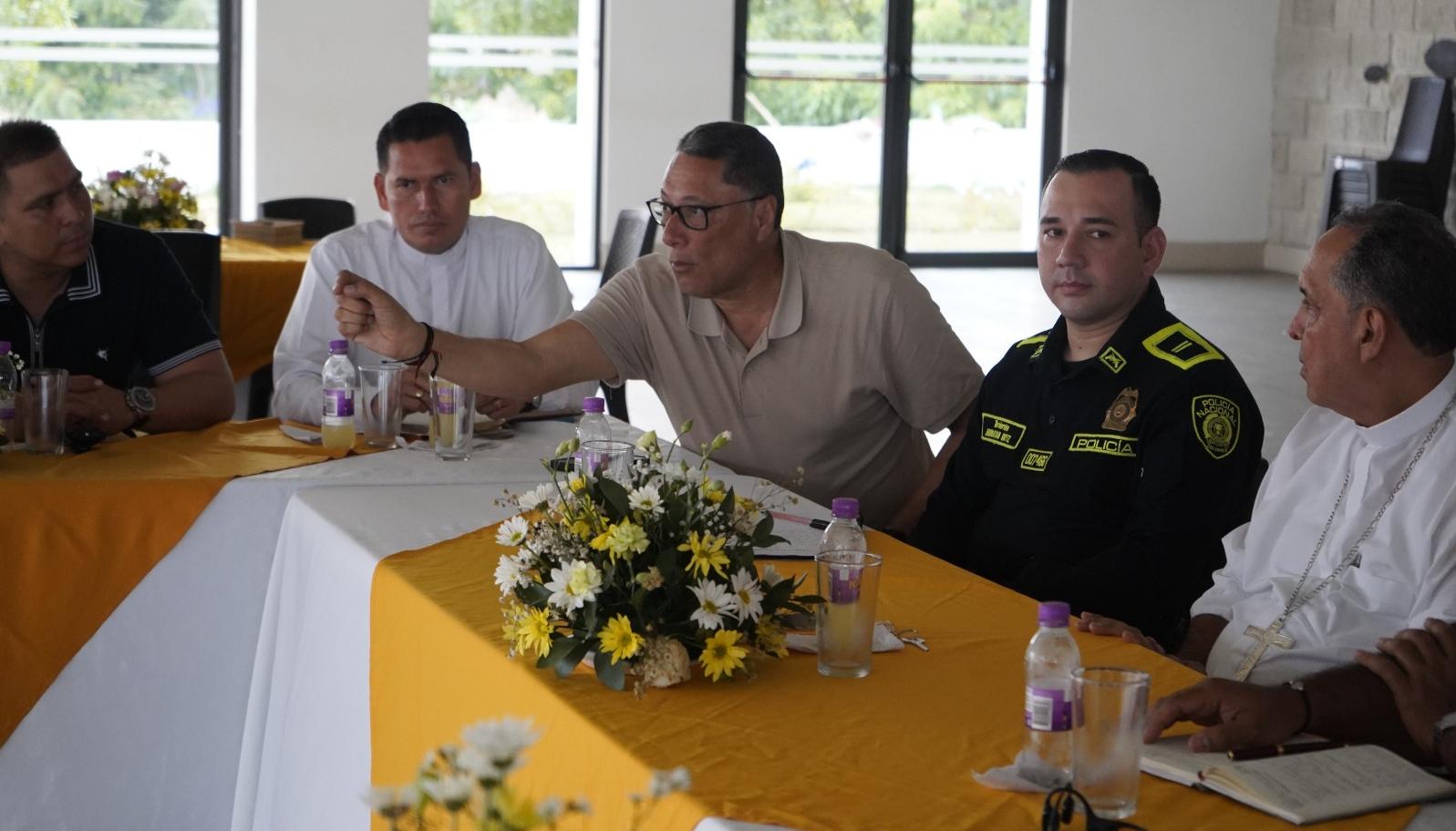 Reunión entre la Policía, Gobernación y el Arzobispo de Barranquilla. 