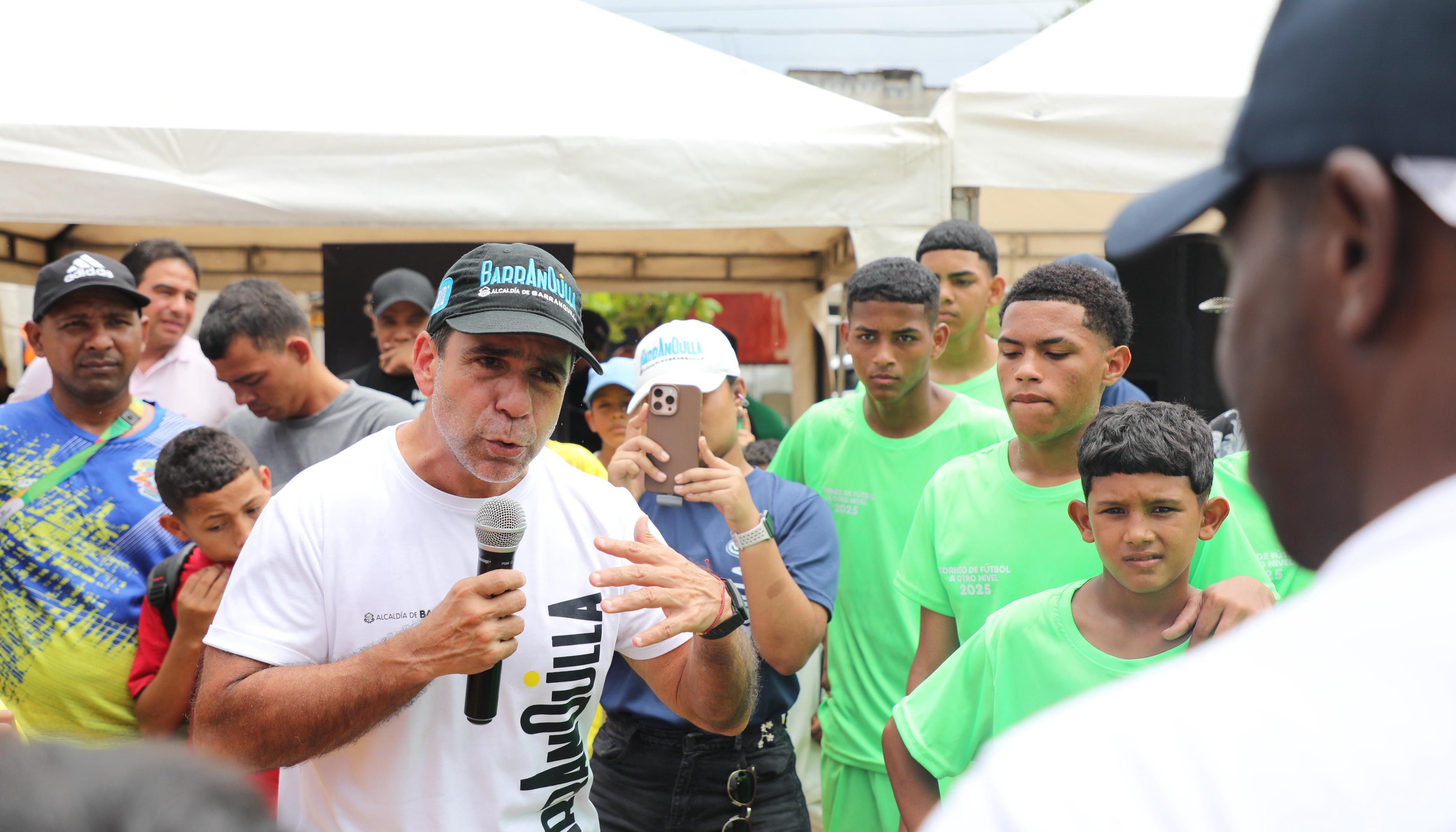 Alcalde Char en diálogo con los jóvenes.
