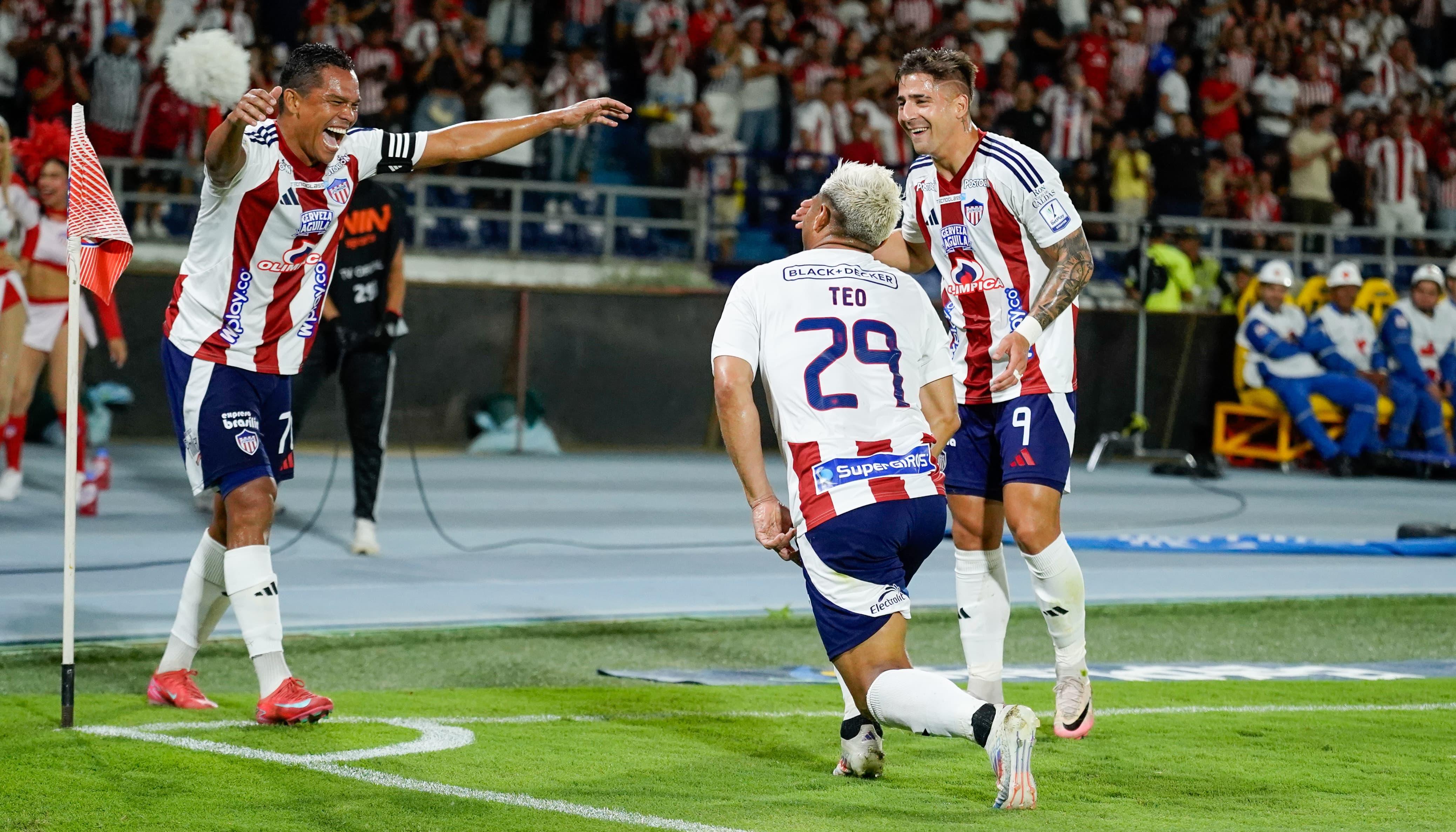 Carlos bacca, Teófilo Gutiérrez y Guillermo Paiva, trío de delanteros del Junior. 