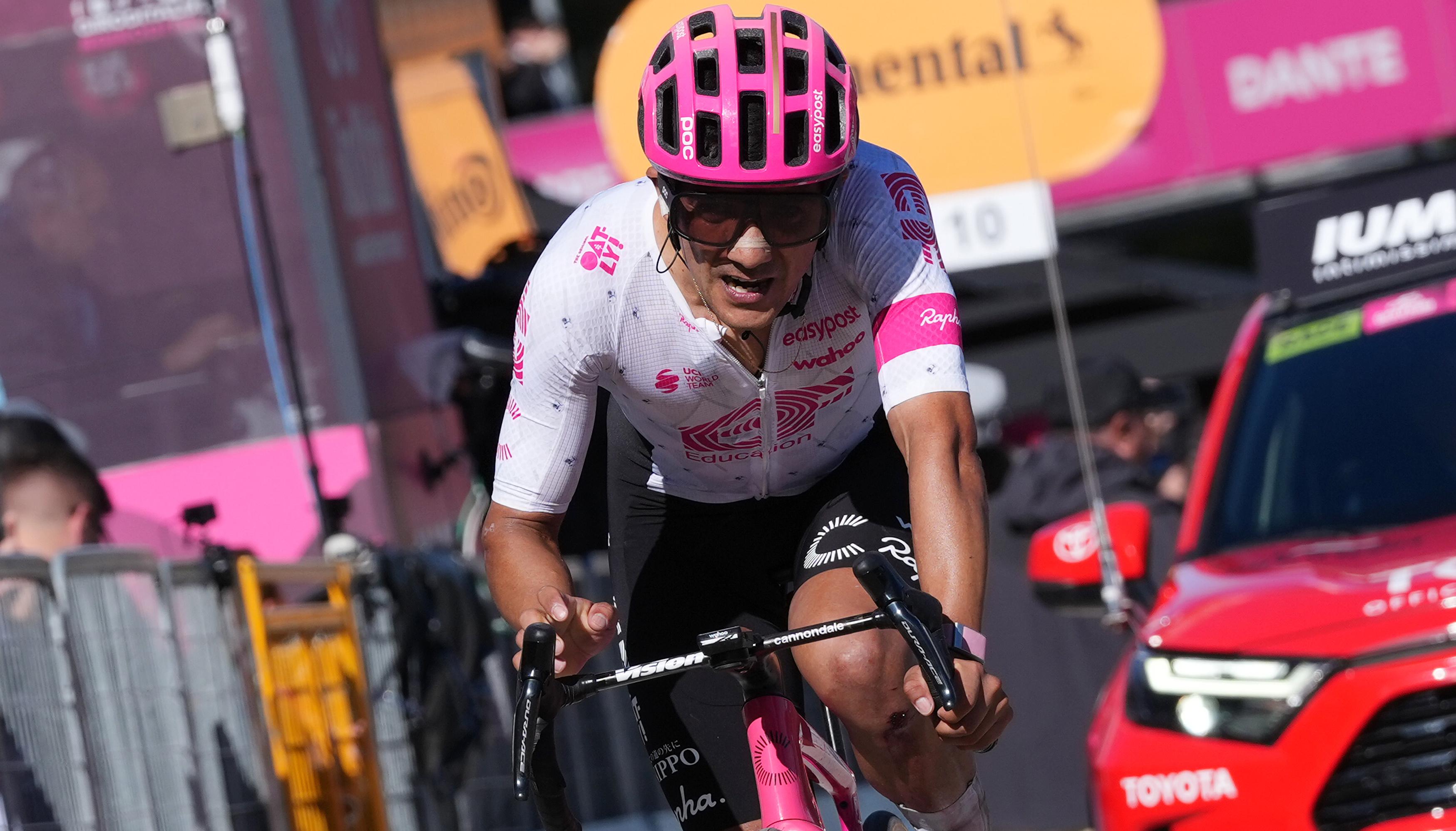 El ecuatoriano Richard Carapaz es tercero en la general a 31 segundos de Isaac Del Toro.