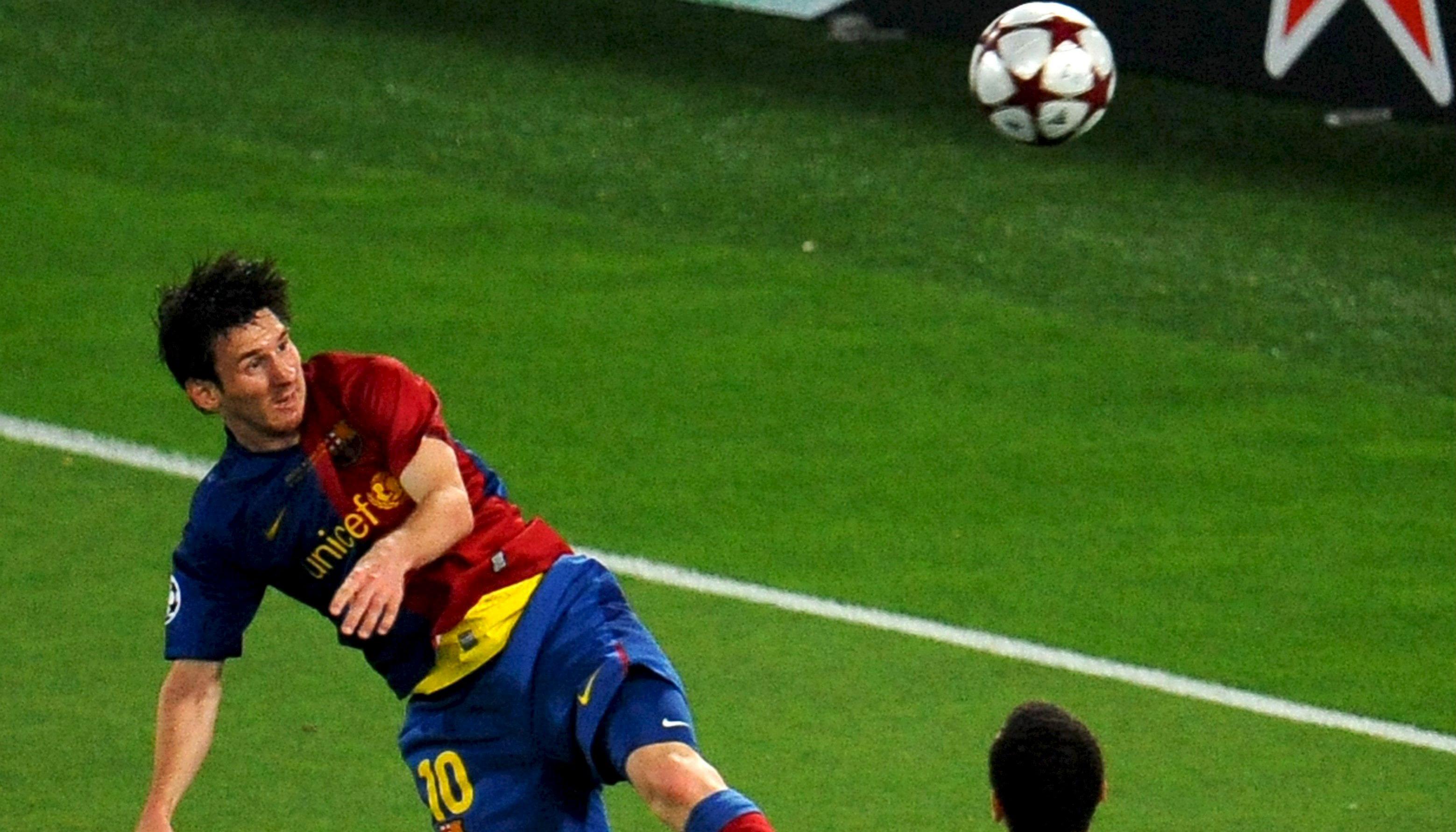 El cabezazo de Messi para su gol ante el Manchester United en la final de la Champions de 2009. 