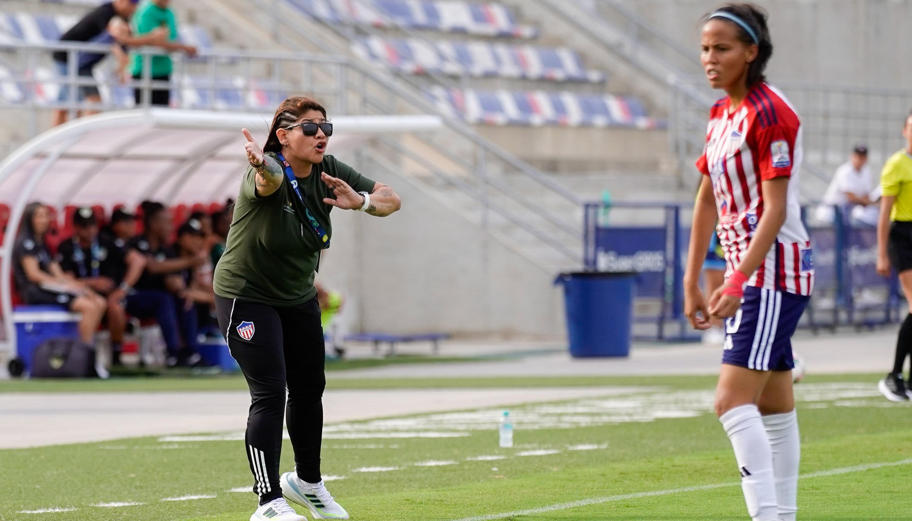 Yinaris García durante un partido del Junior femenino. 