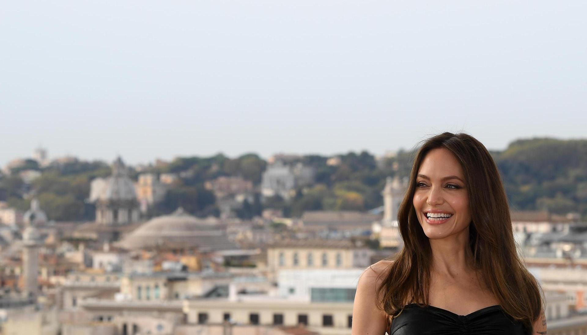 Angelina Jolie, una de las mujeres más emblemáticas en el mundo del cine. 