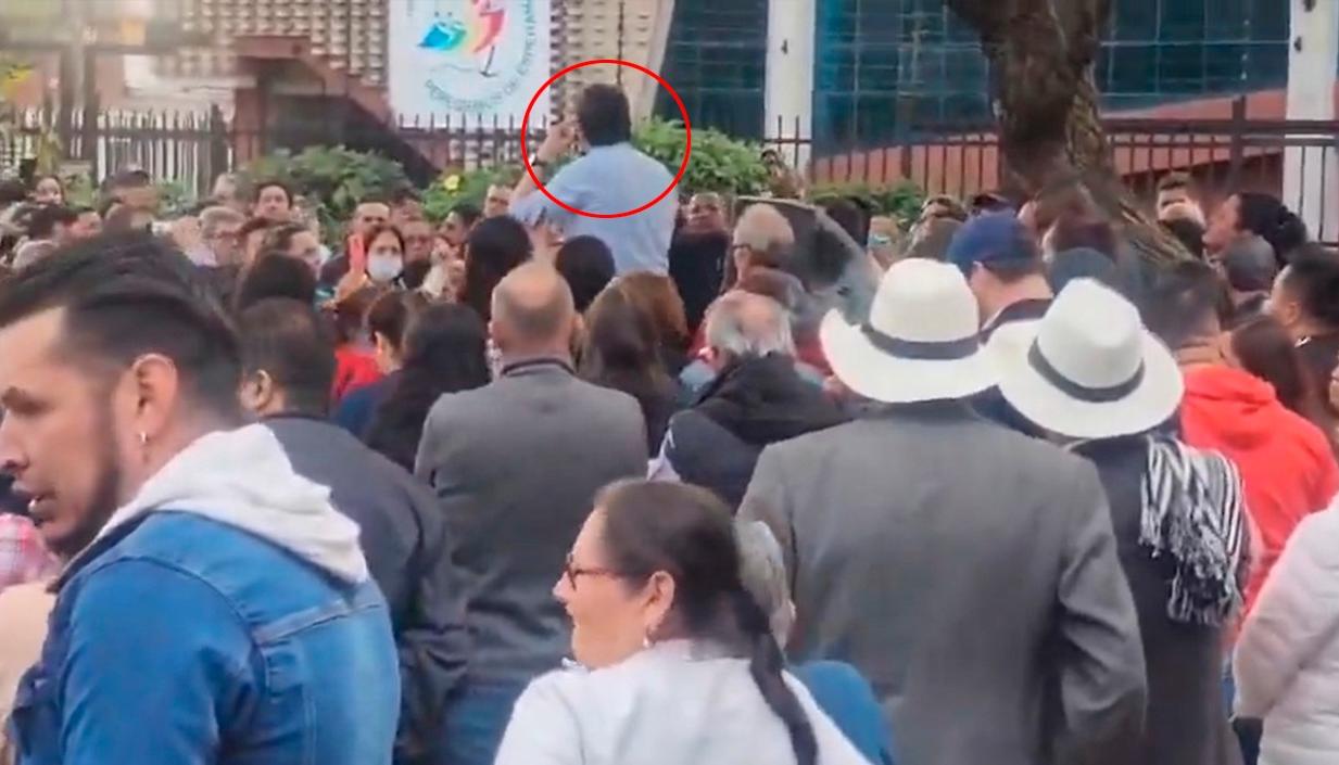 Momento del ataque a bala contra Miguel Uribe Turbay.