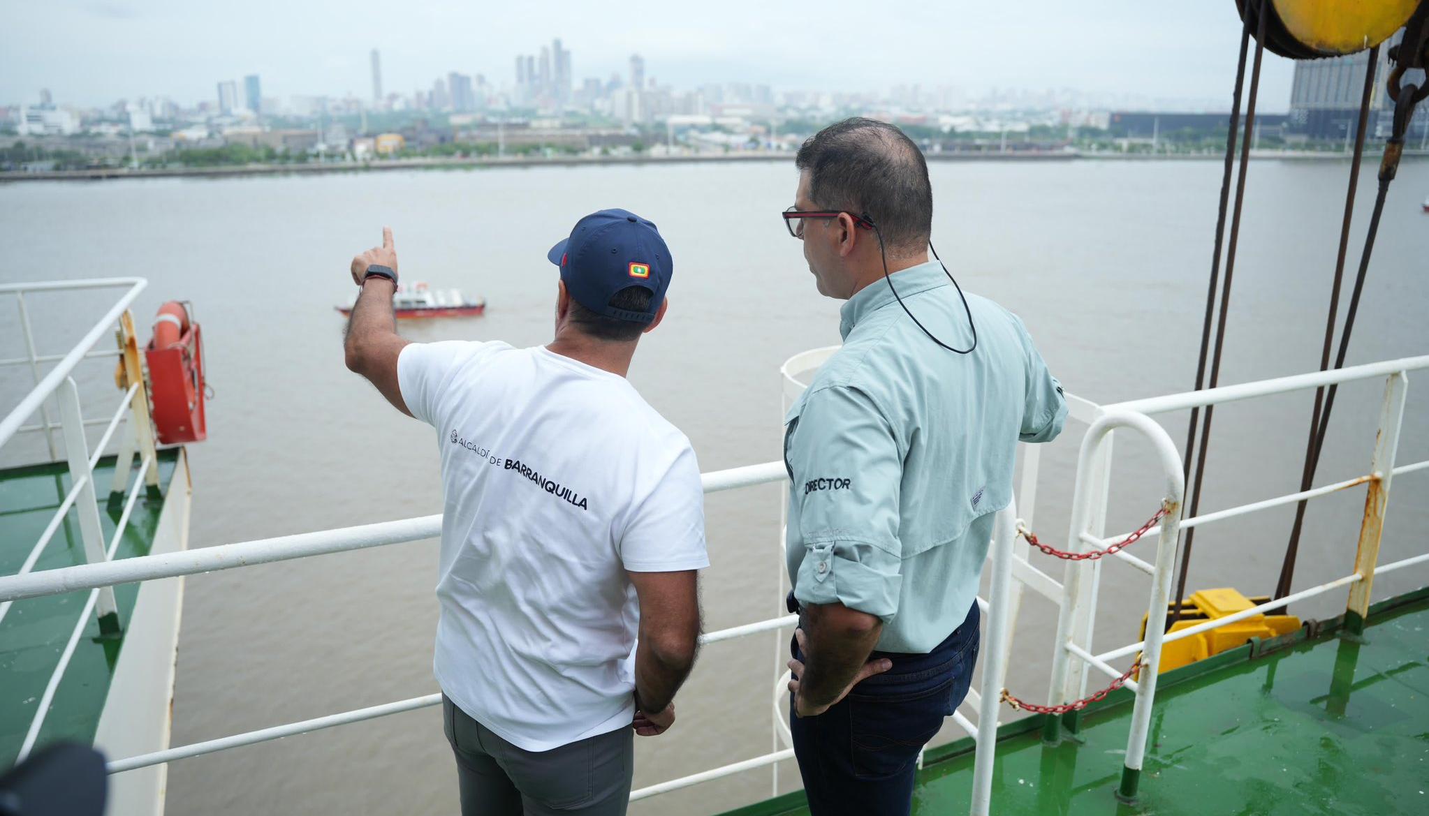 Alcalde Alejandro Char junto al director de Cormagdalena, Álvaro Redondo. 