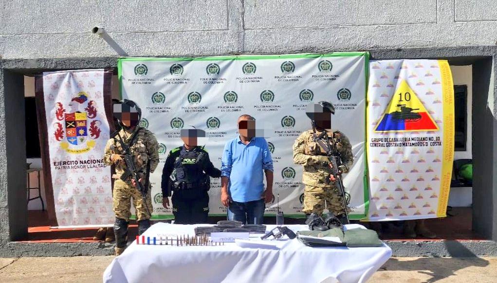 El capturado sería responsable de liderar cobros extorsivos, amenazas e intimidaciones a comerciantes y ganaderos.
