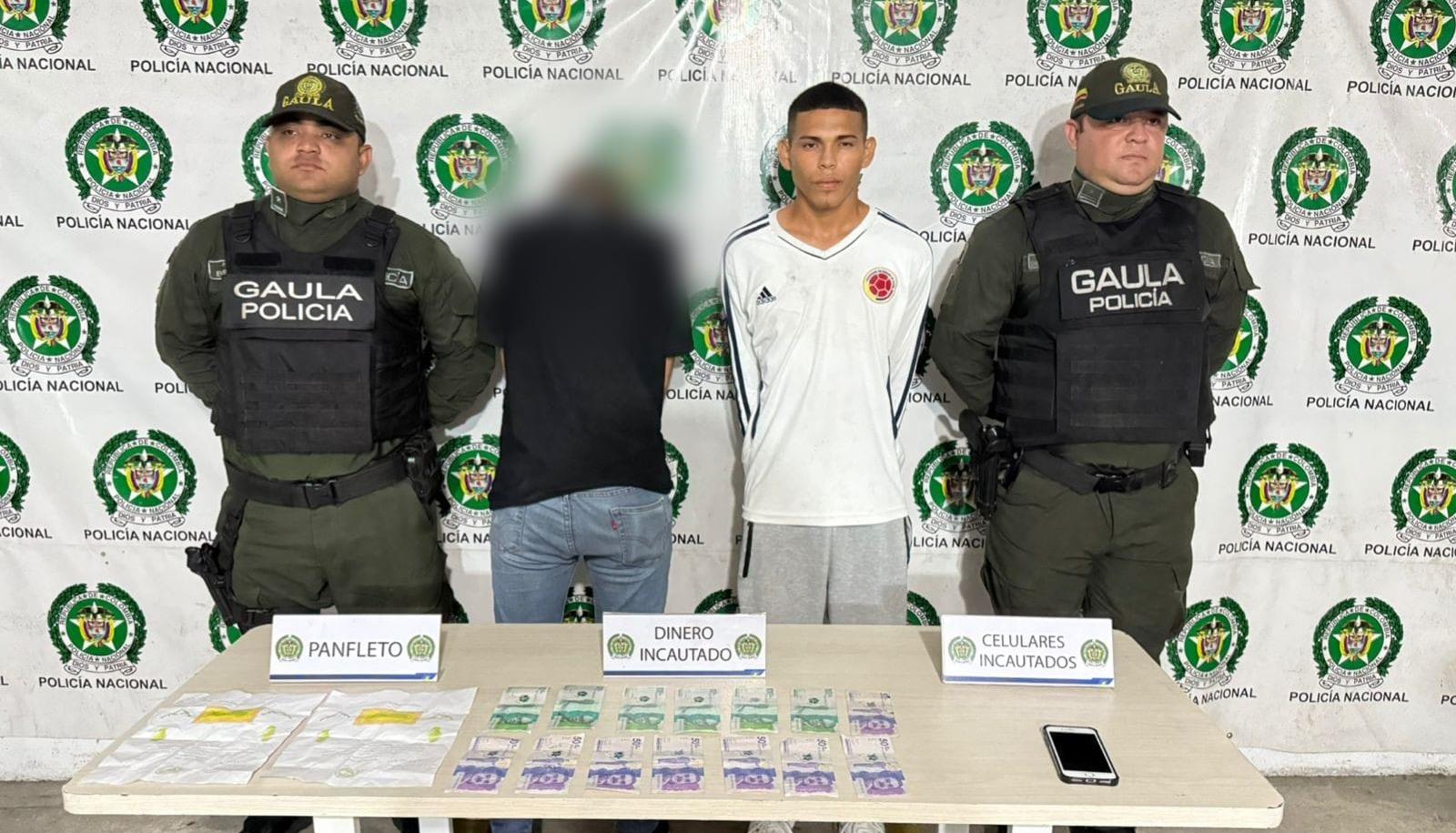 Adolescente aprehendido y joven capturado. 
