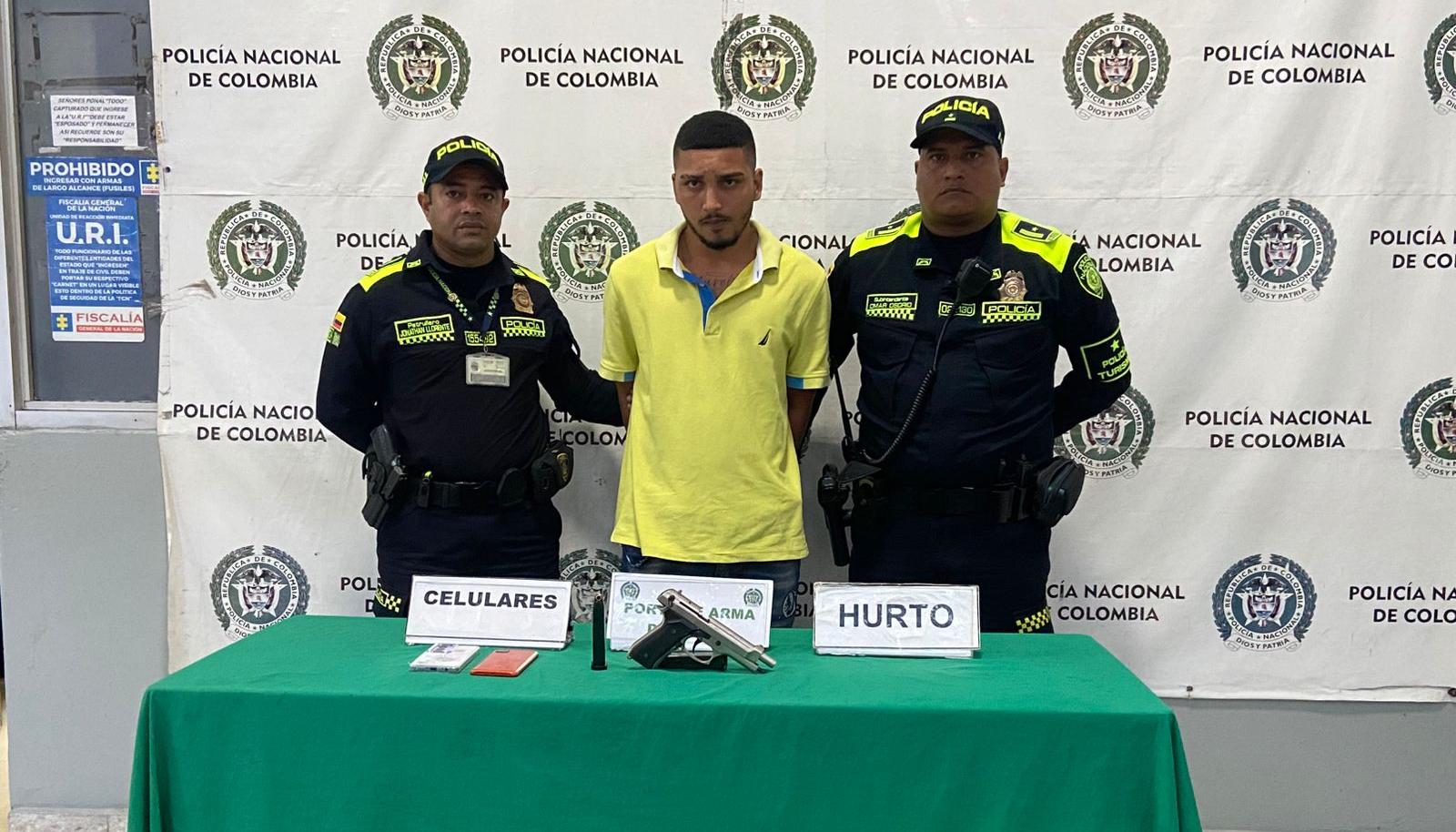 El capturado fue conducido a la URI de la Fiscalía. 