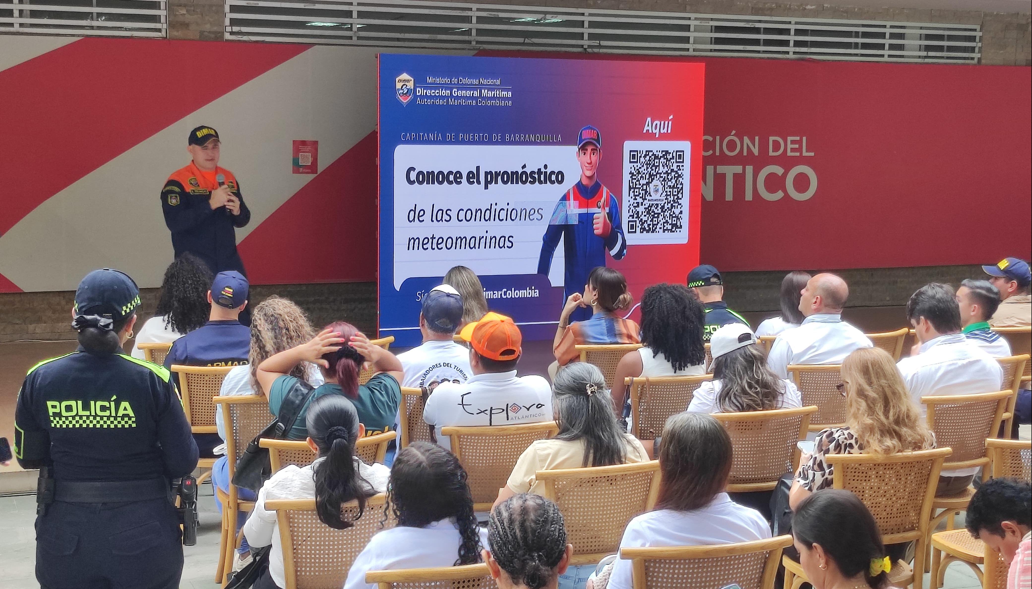 Dimar socializando 'Colombia navega segura''.