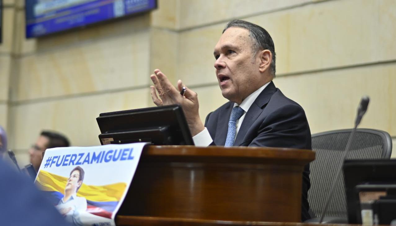 Efraín Cepeda, presidente del Senado.