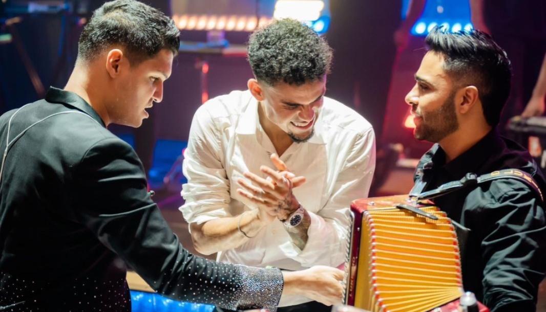 Elder Dayán puso a gozar con sus canciones. 