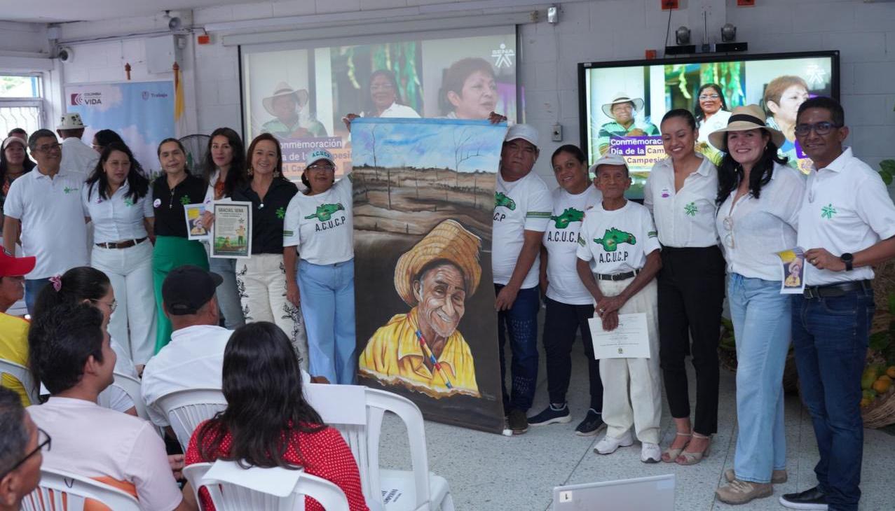 Entrega de certificados a campesinos del Atlántico