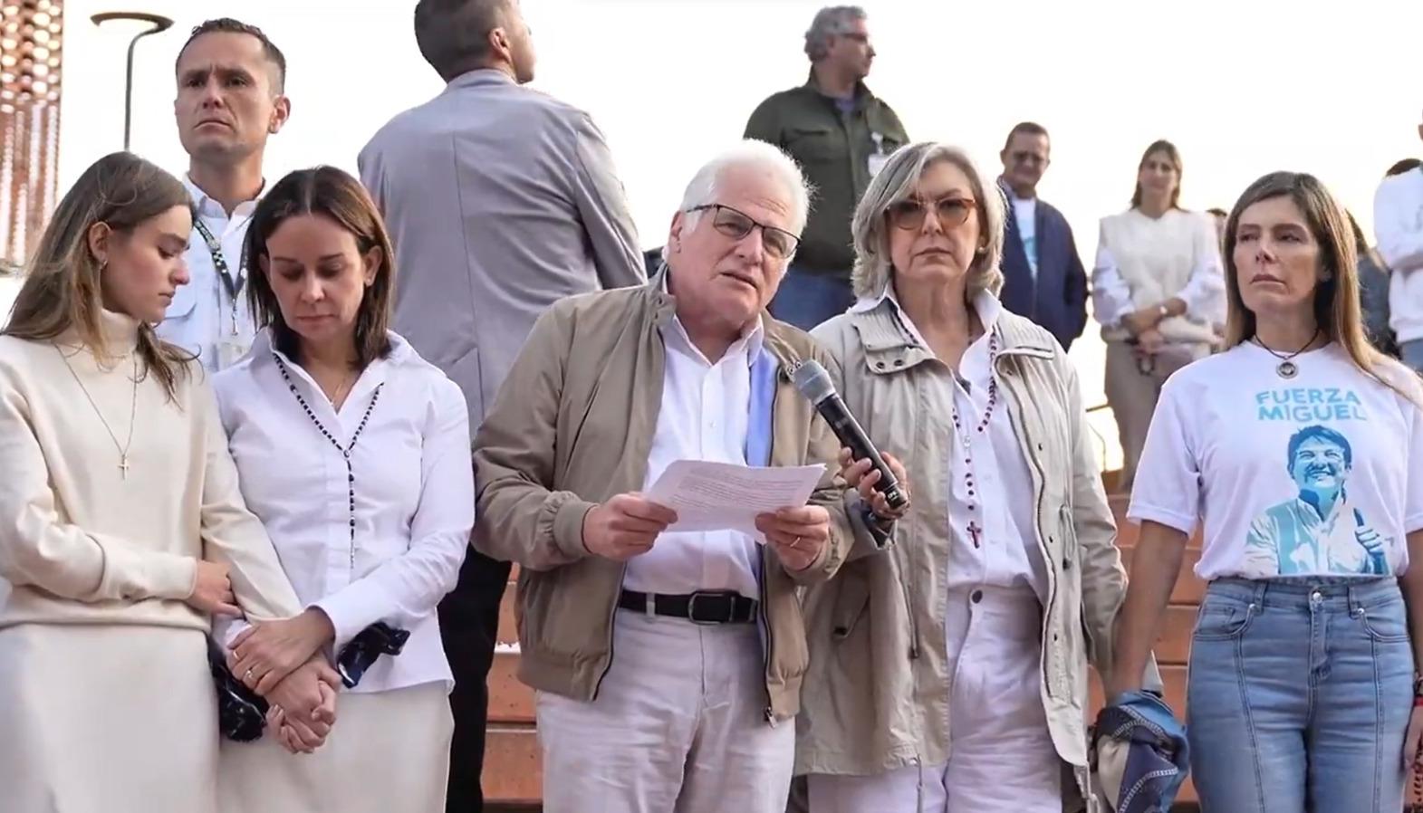 La familia de Miguel Uribe Turbay.