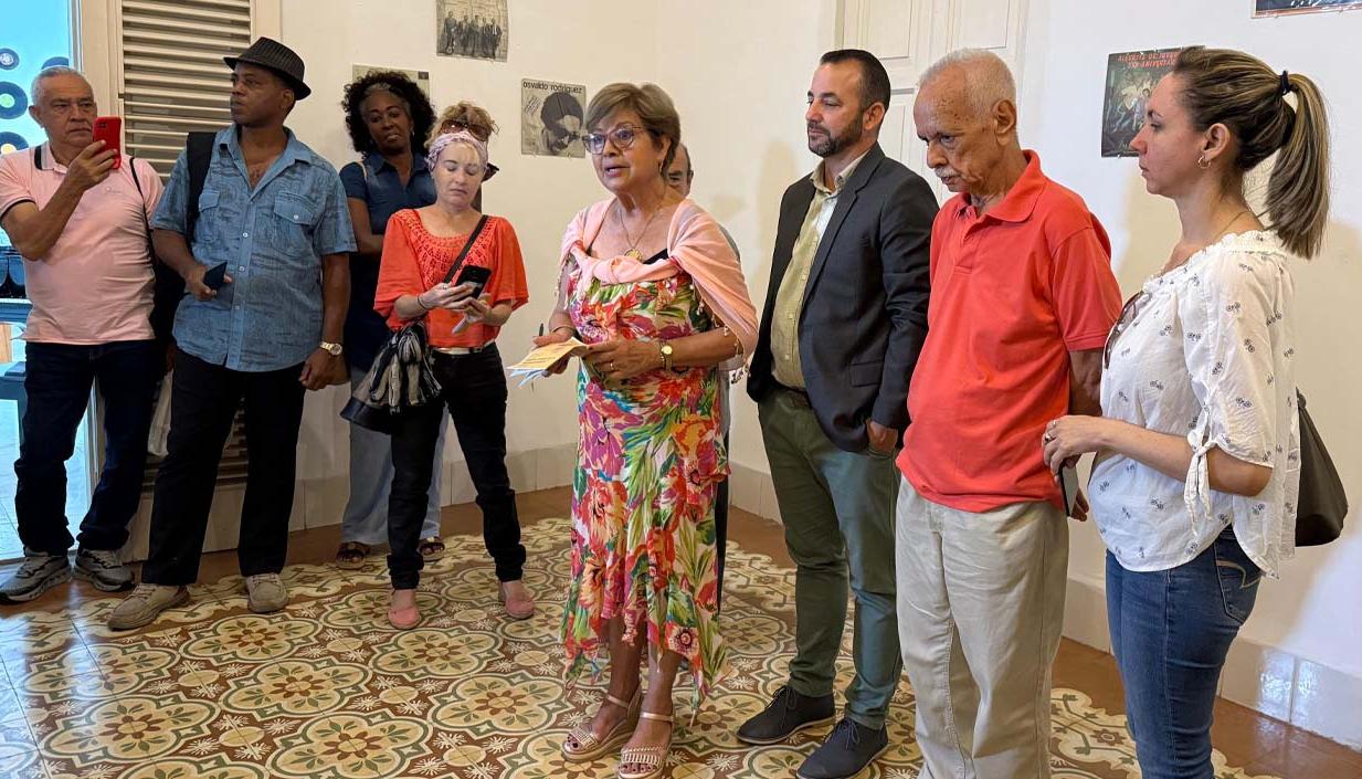 Reiner Rodríguez, director general de Egrem, y Jorge Rodríguez, productor general de la empresa de grabaciones, durante la instalación del Encuentro de Coleccionistas.