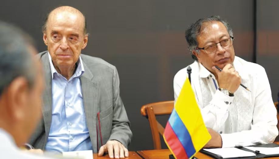 Álvaro Leyva y el Presidente Gustavo Petro