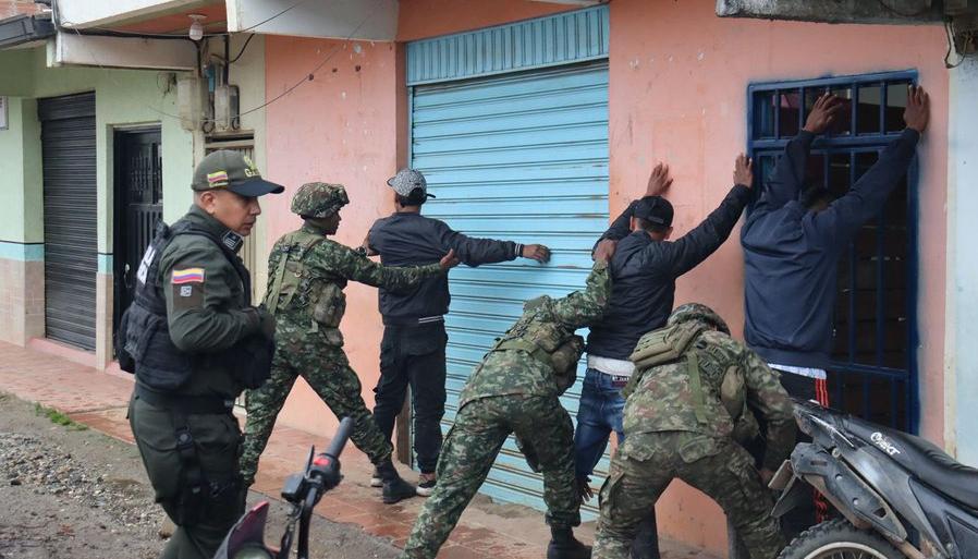 Momento de la captura de varios secuestradores.