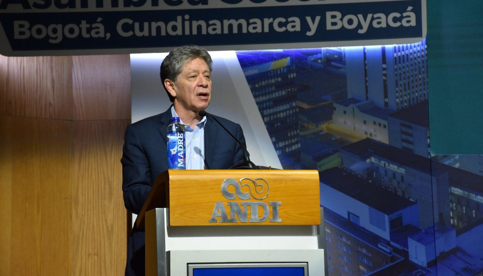 El presidente de la ANDI, Bruce Mac Master.