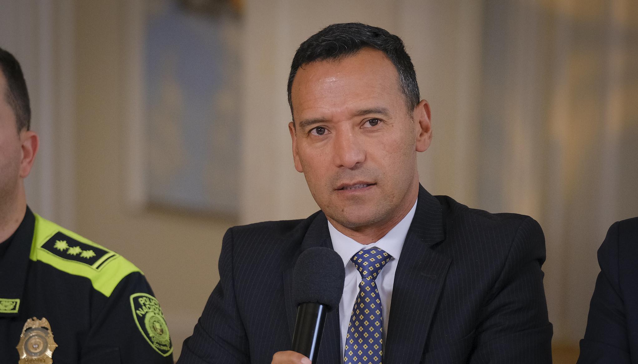 Pedro Sánchez, Ministro de Defensa.