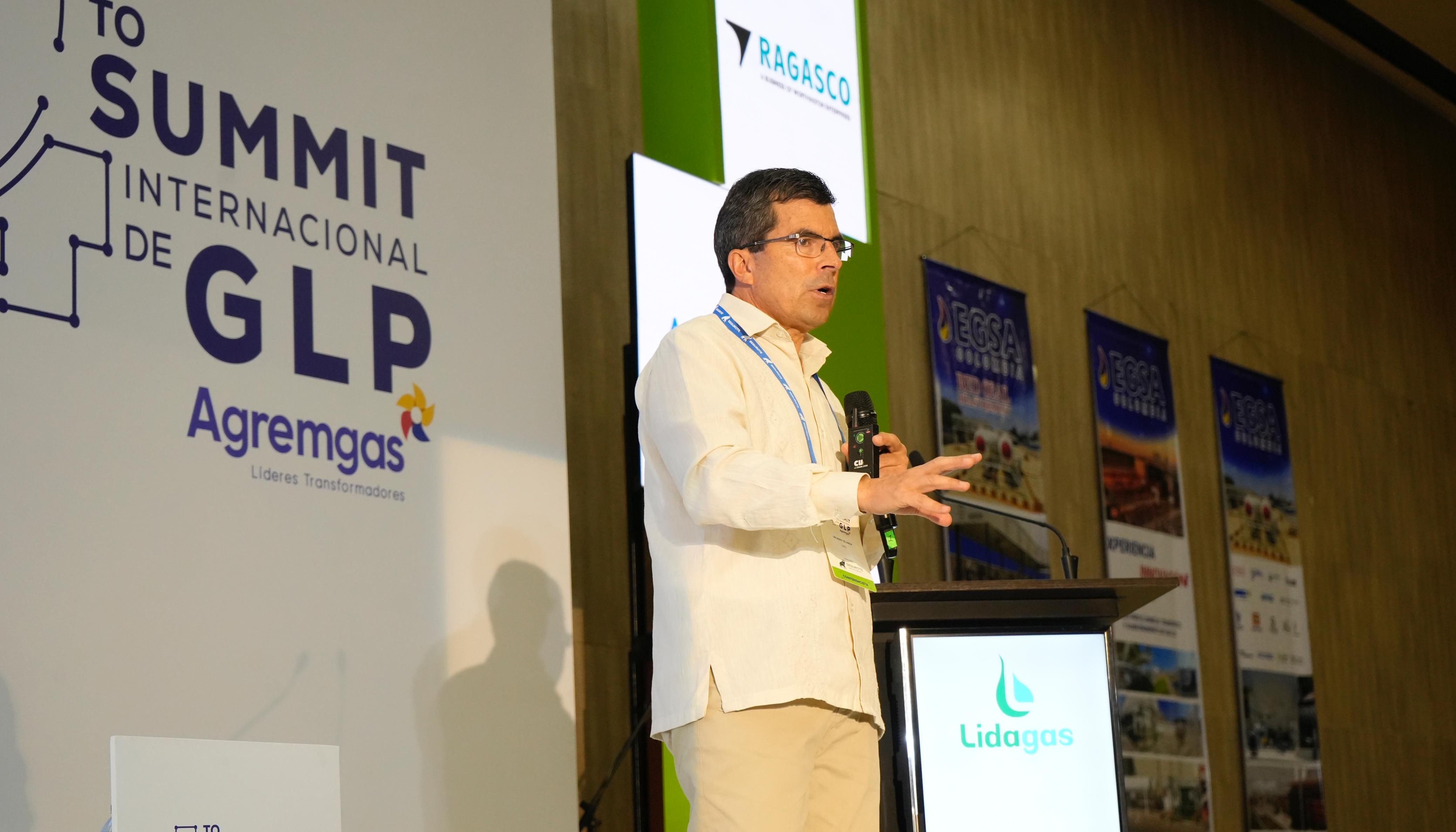 Orlando Velandia, comisionado de la Creg.