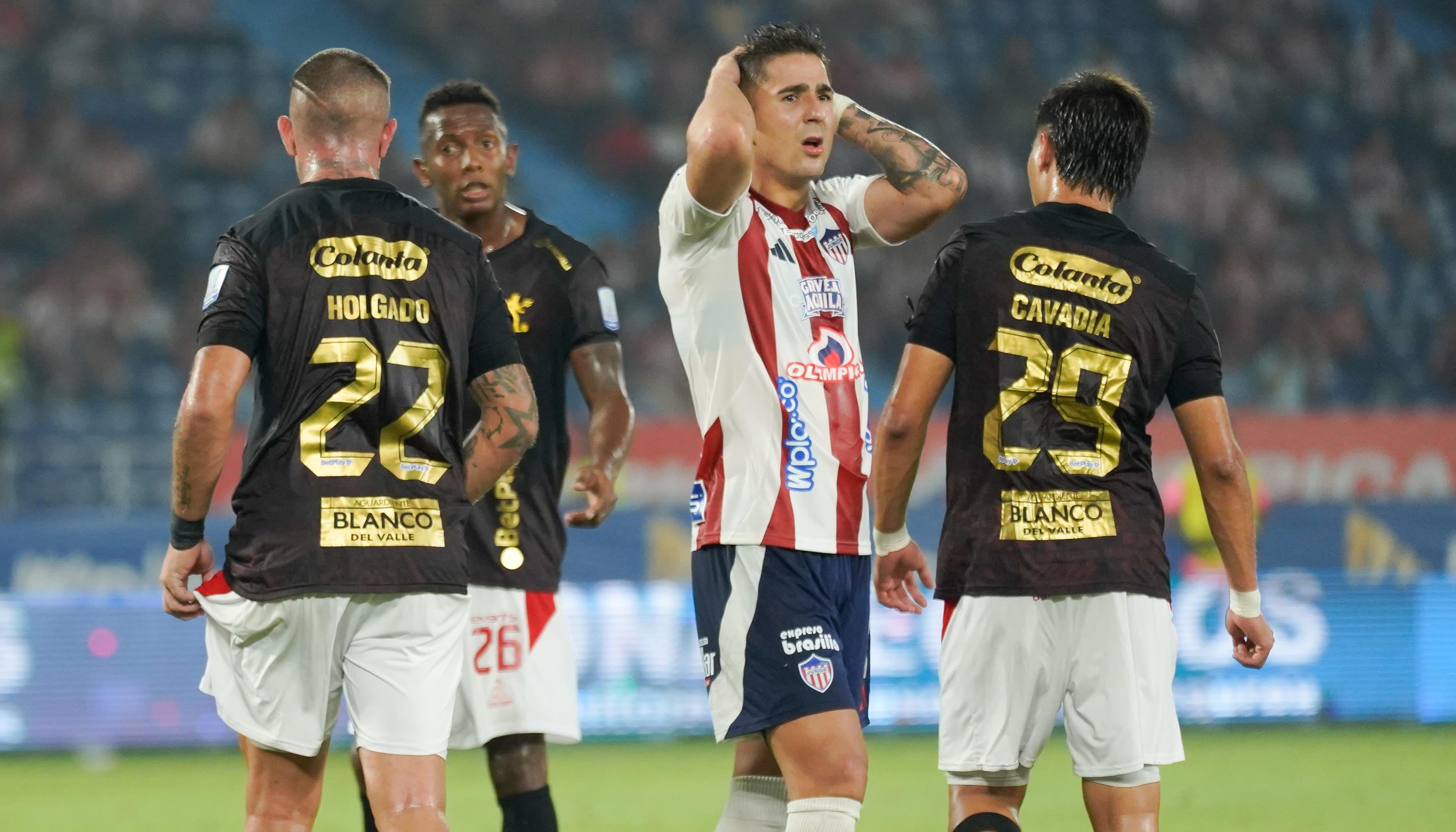 Paiva se lamenta tras una acción de ataque.