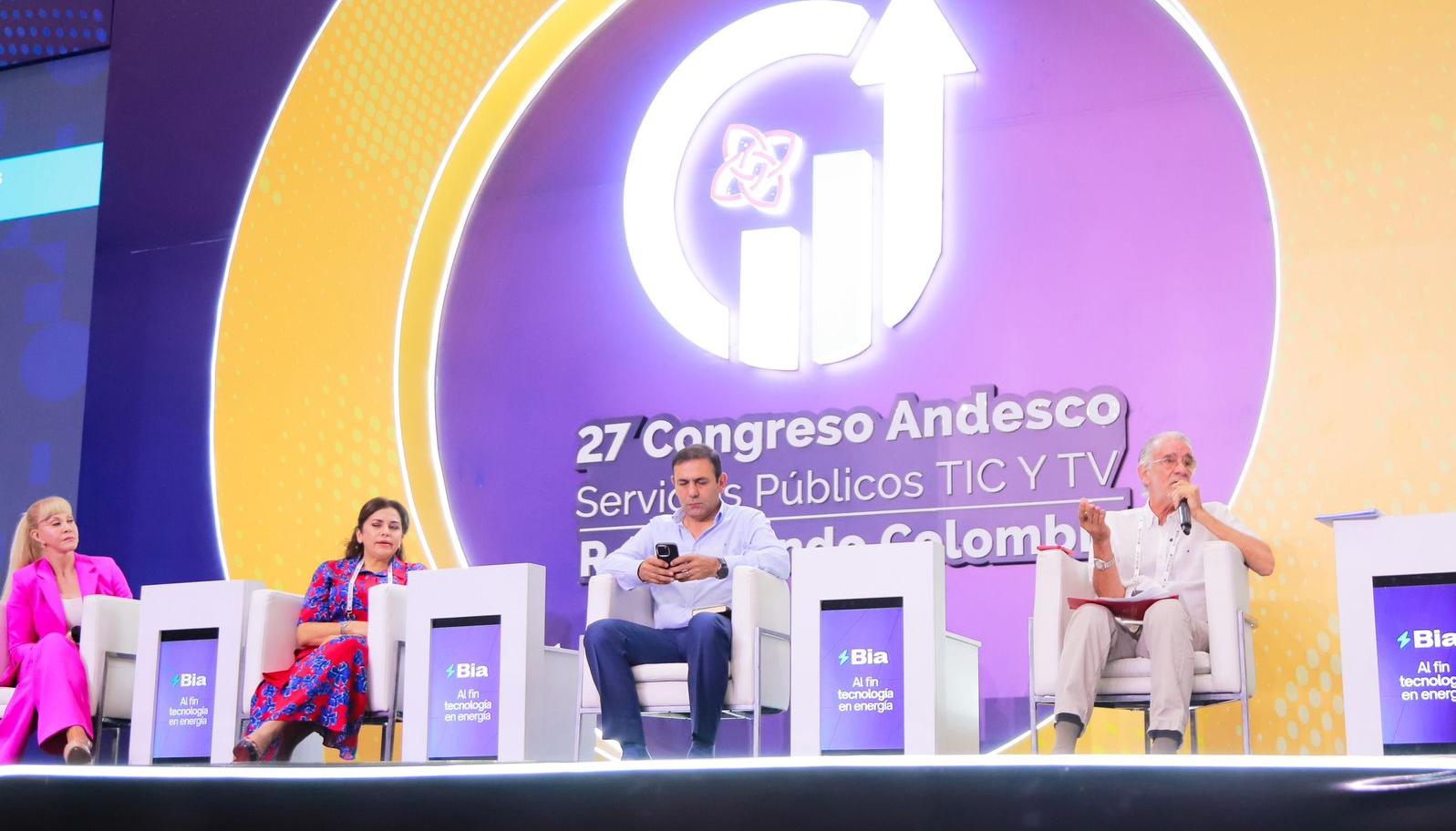 Los gobernadores y gobernadoras de Valle del Cauca, Meta, Santander y Atlántico.