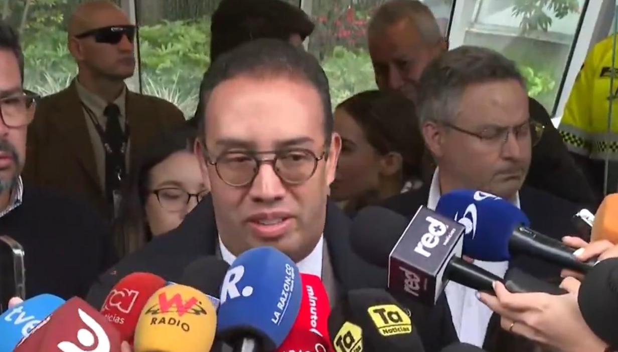 Víctor Mosquera, abogado de Miguel Uribe.