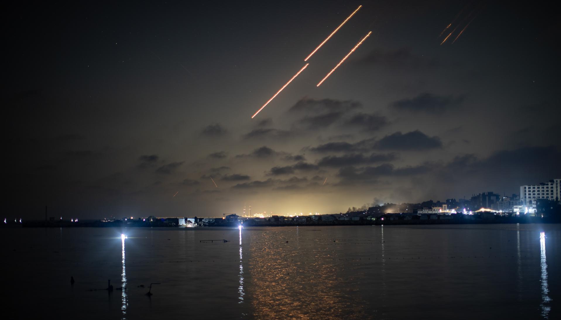 Misiles iraníes atacan Israel.