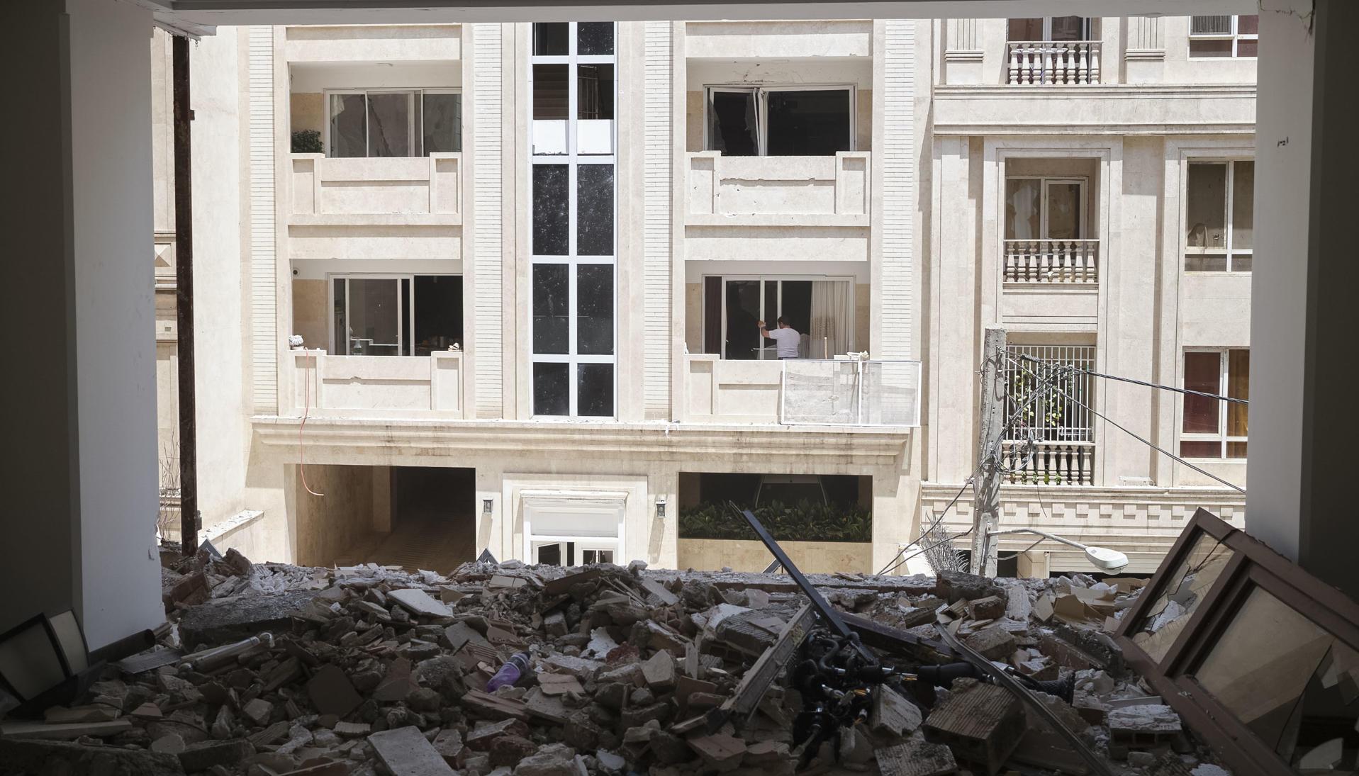 Vivienda destrozada en Teherán, Irán.