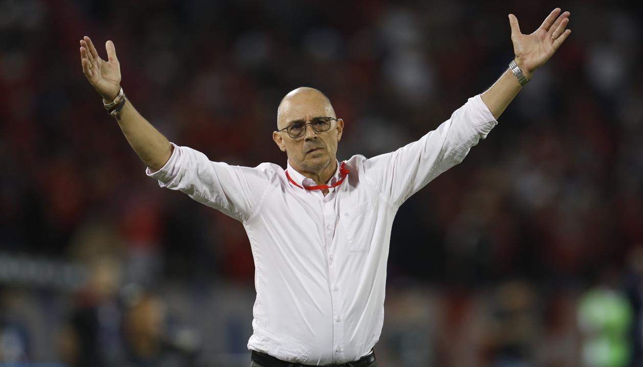 Alfredo Arias reemplaza a César Farías en la dirección técnica del Junior.