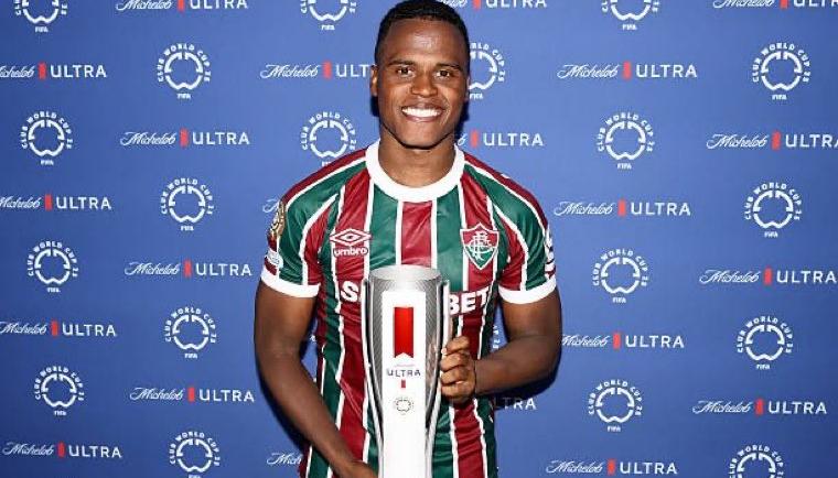Jhon Arias fue escogido como el mejor jugador del partido entre Fluminense y Borussia Dortmund.