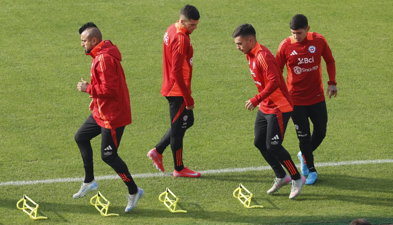 Entrenamiento de la selección chilena previo al partido contra Argentina. 
