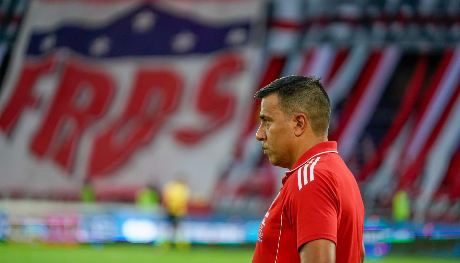 César Farías, técnico del Junior, confía en que se equipo se repondrá del mal inicio en los cuadrangulares.