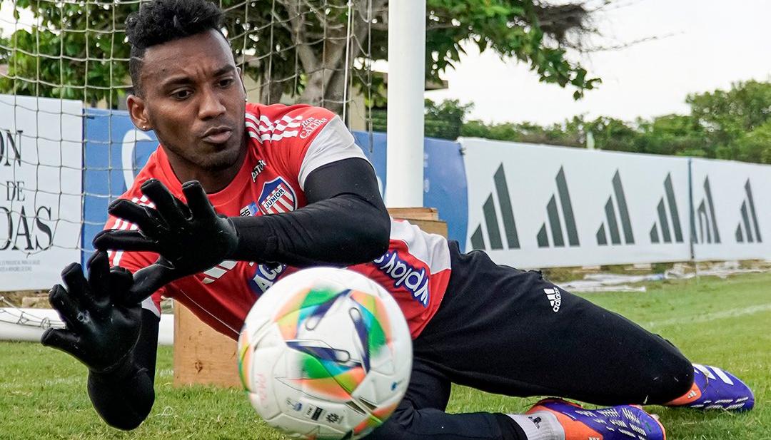 Jefersson Martínez ocupó el lugar dejado por el uruguayo Santiago Mele. 
