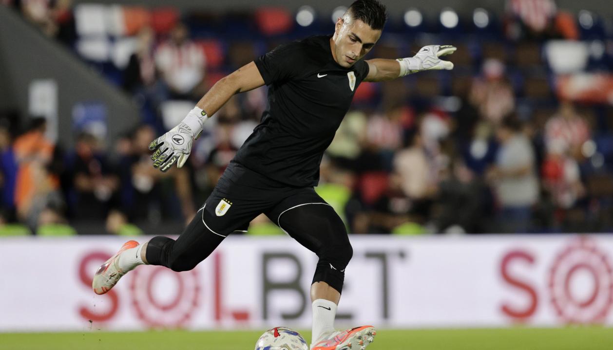 Santiago Mele volverá a ser el portero titular de Uruguay, este martes contra Venezuela. 