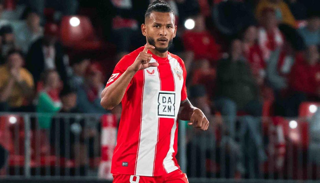 Luis Javier Suárez, delantero samario del Almería de España.