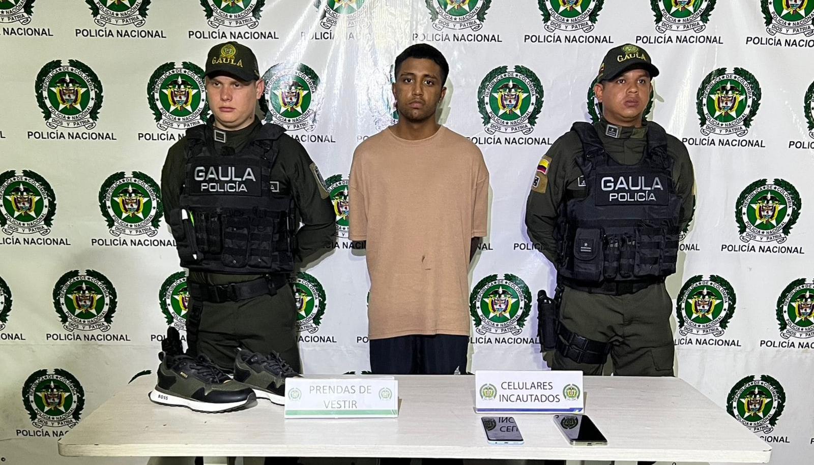 Jean Piere Santiago Suárez, presunto homicida de joven cajera en restaurante de La Paz.