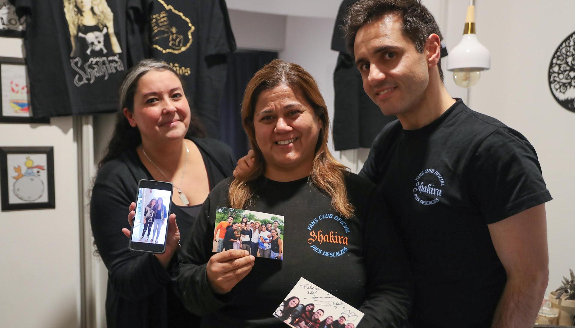 Integrantes del club de fans uruguayo 'Pies descalzos'.