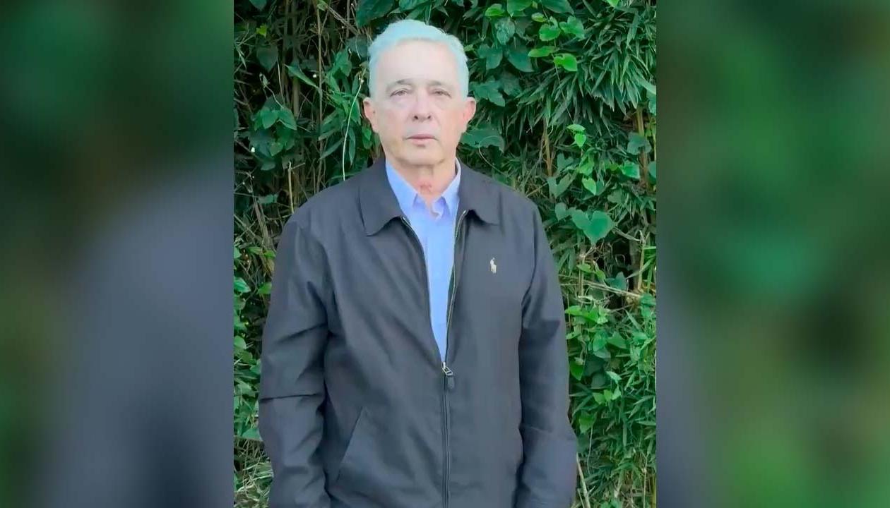 Álvaro Uribe Vélez.