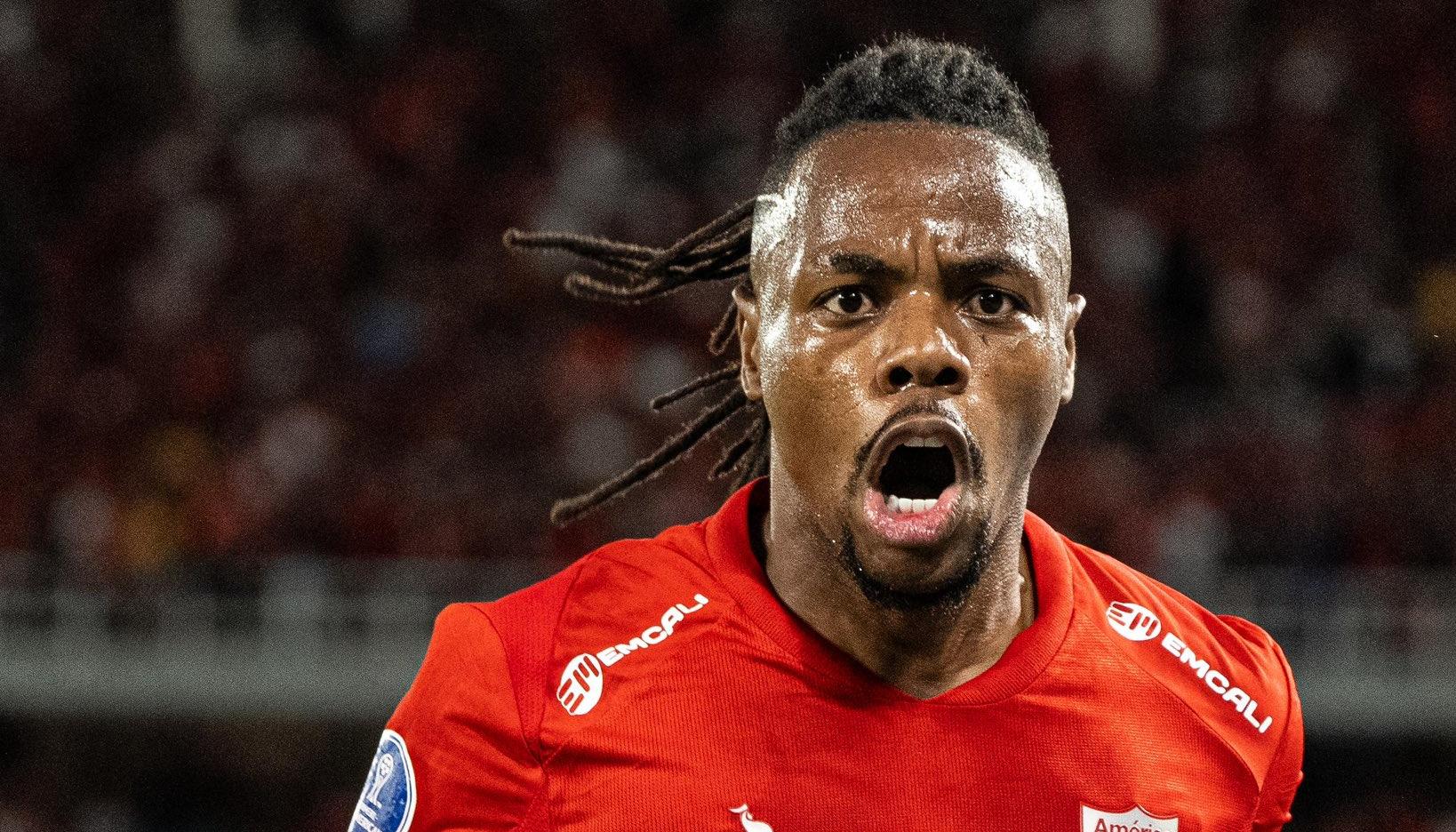 Jhon Murillo celebrando su anotación.